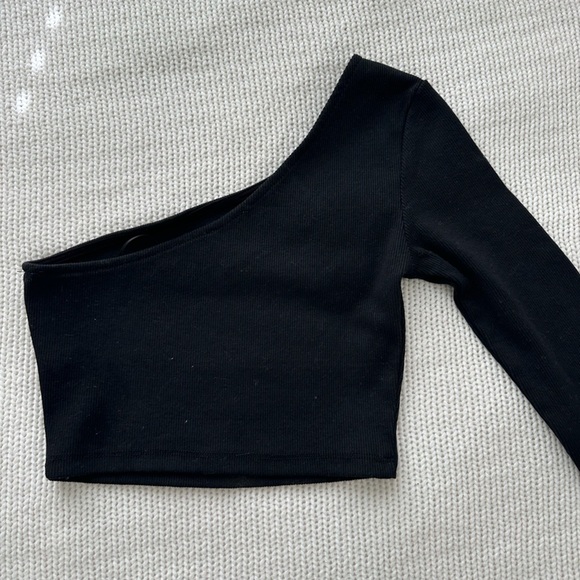 Princess Polly Brianna Black One-Shoulder Top Size 2 - Picture 8 of 8